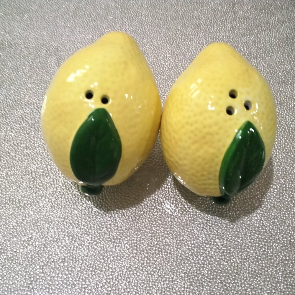 Lemon Ceramic Yellow & Green Salt & Pepper Shaker Set Retro Vintage Style NEW